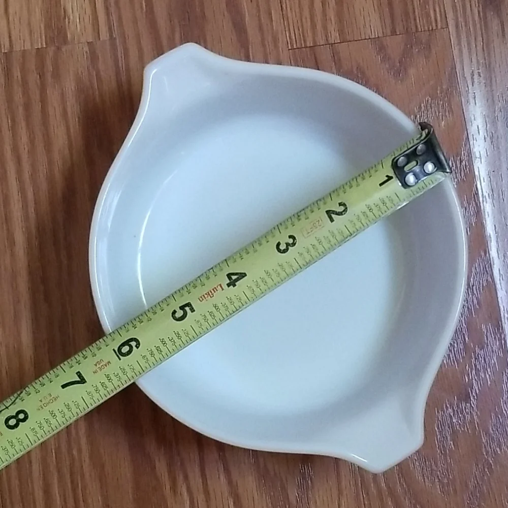 Small Butterscotch Pyrex‎ Bowl With Lid